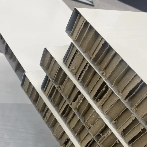 アルミパーテーションのパネルのペーパーハニカムコアの写真